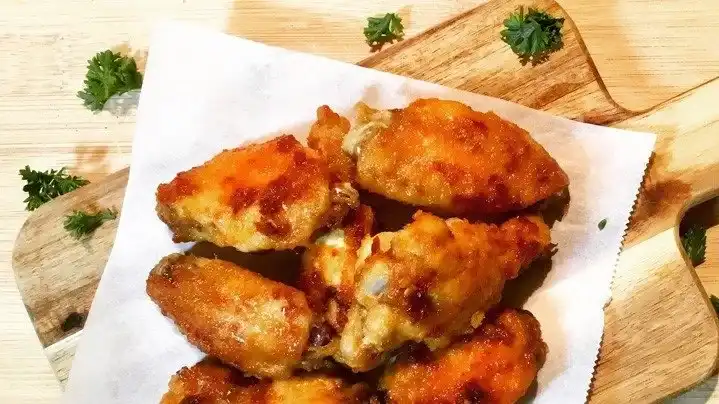 Thai Garlic Chicken Wings